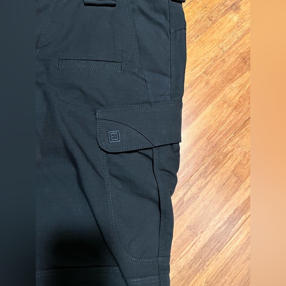 NWOT 5.11 Tactical Stryker Black Pants Size 6 - Picture 4 of 4